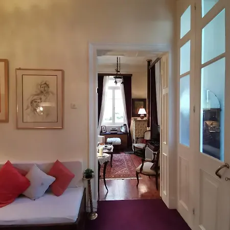 Apartment Central Garden Villa