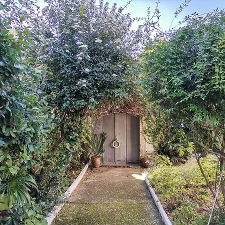 Apartment Central Garden Villa